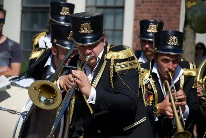 Fanfare en représentation extérieure