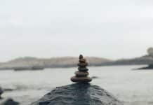 rock balancing