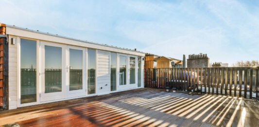 Pourquoi opter pour un parquet de terrasse extérieure en bois ? 