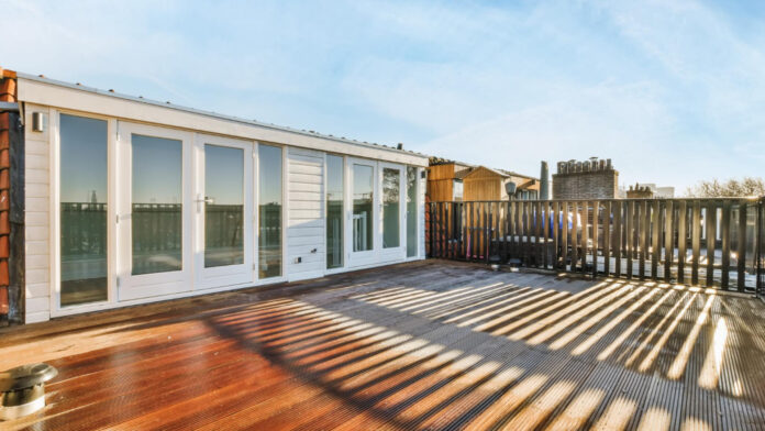 Pourquoi opter pour un parquet de terrasse extérieure en bois ? 