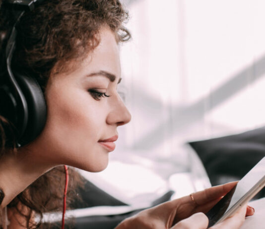 Qu'est-ce qu'une carte-cadeau dédiée à la musique en ligne ?